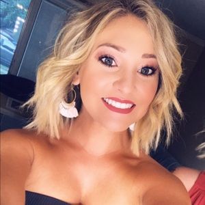 Meet your Posher, Nicole